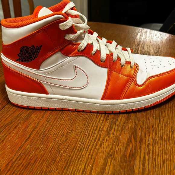 Jordan One Mids Orange and White Size 11.5 - Picture 6 of 6
